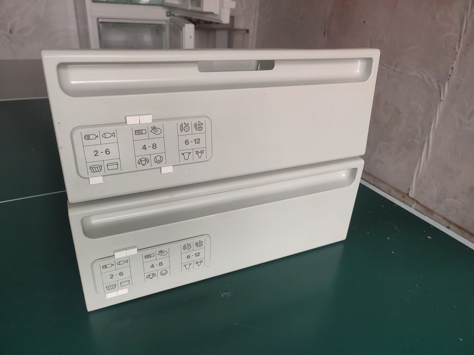 Ящики морозильної камери Бош Bosch KGV36X27 Сіменс Siemens 
Недоступни