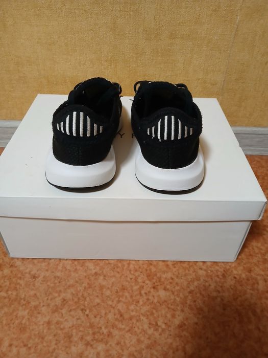 Кроссовки Adidas,детские.Размер 30