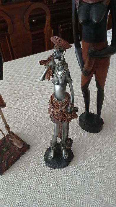 3 estátuas decorativas