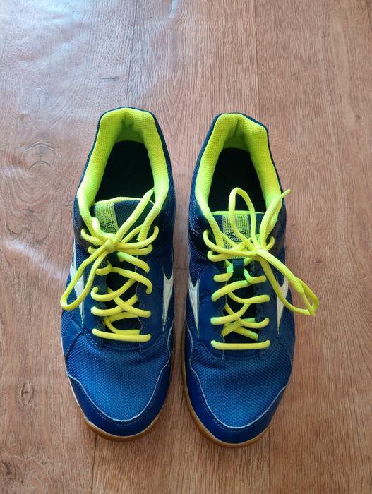 Кросовки / футзалки Mizuno