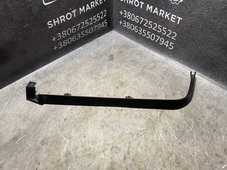 Накладка молдинг вія планка під ліву фару Volvo 440 1992-1996  445077