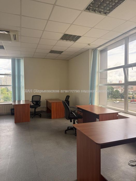 Оренда під офіс ,медичні послуги, навчальні курси в центрі
