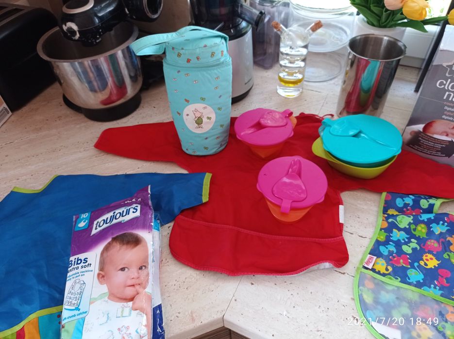 Tomee Tippee 7 sliniakow/fartuszkow , miseczki i naczynia ,ogrzewacz t