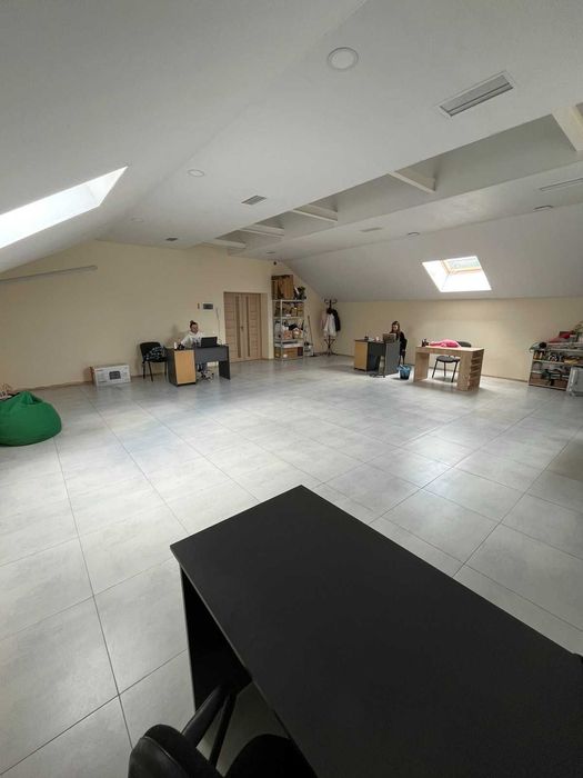 Центр міста. Оренда офісу. Новий ремонт.