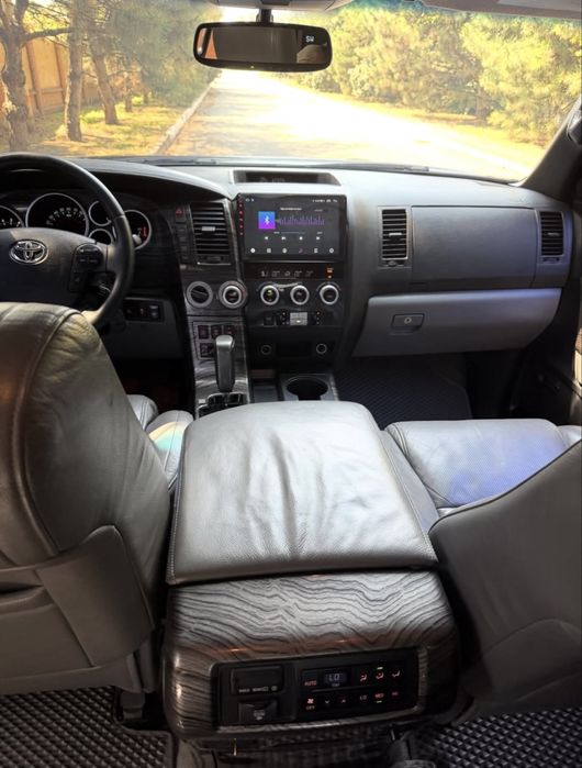 Toyota Sequoia Platinum