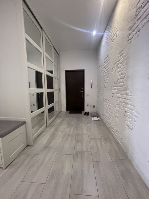 Красива стильна квртира на 6 Фонтана. Три спальні.