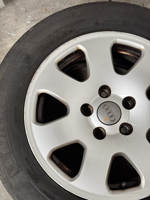 4 Jantes Originais Audi 15” 5x112 ET39 + 2 Pneus Michelin