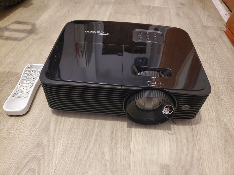 В идеале! Проектор Optoma hd143x кинотеатрал FullHd DLP 3D