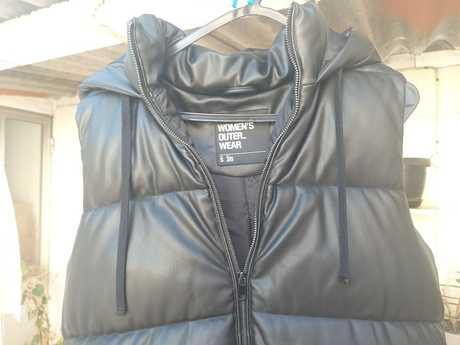 Casaco quispo sem mangas e comprido