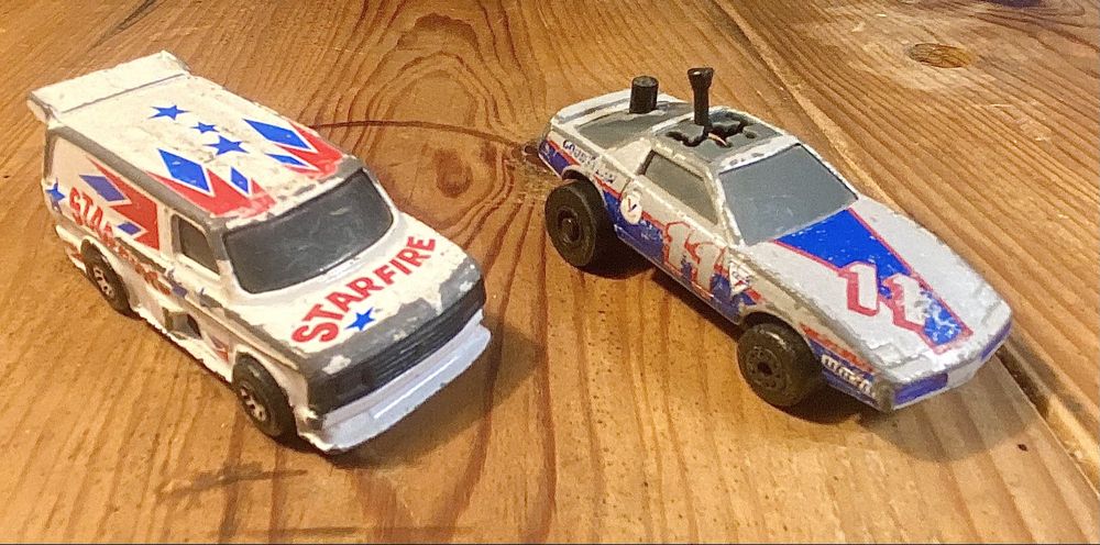 Brinquedo | Matchbox - Vários veículos | 1/50 a 1/100