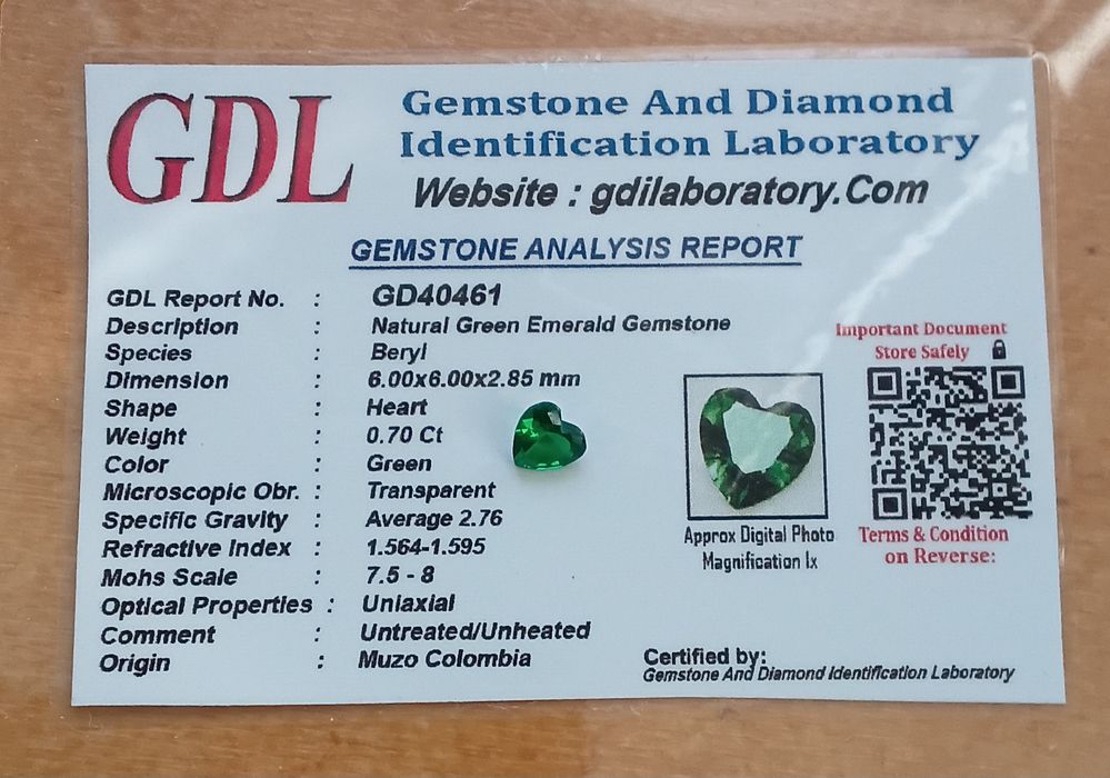 Esmeralda Colombiana Natural de Muzo   0.70 ct