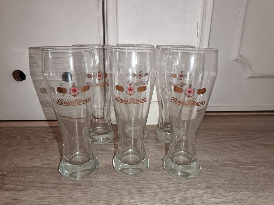 Vendo 6 copos de cerveja