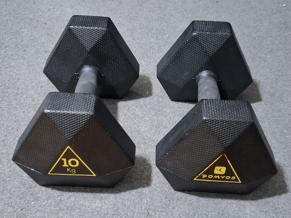 2 Halteres hexagonal 10kg cada em bom estado.