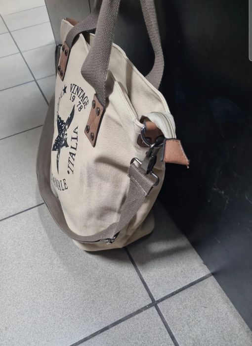 Beżowa torebka damska listonoszka