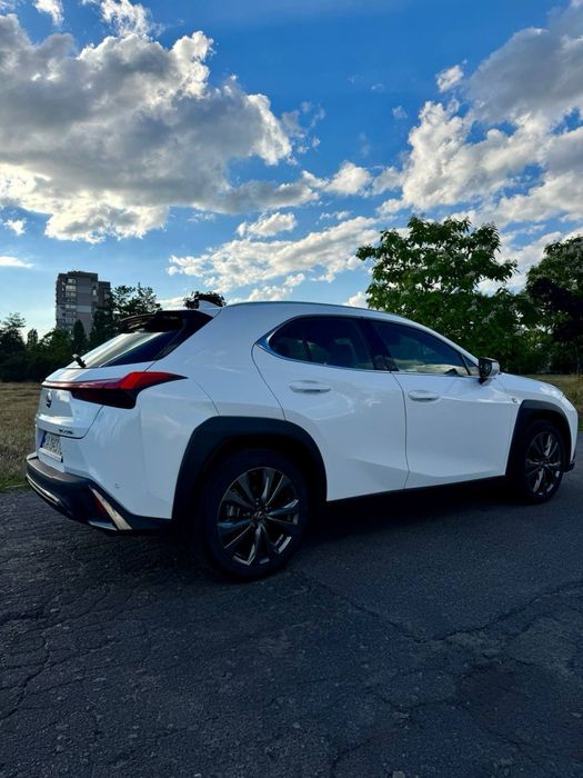 Продам Lexus ux