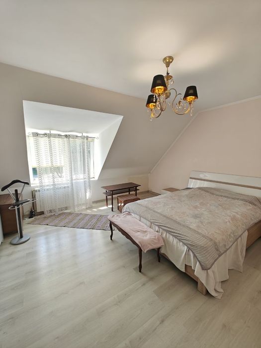 Продаж окремо стоячий будинок