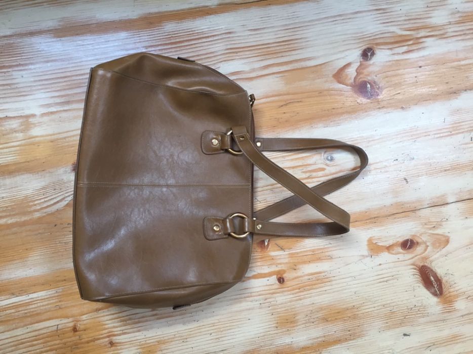 Karmelowa torba eko skóra formatu lekko ponad a4