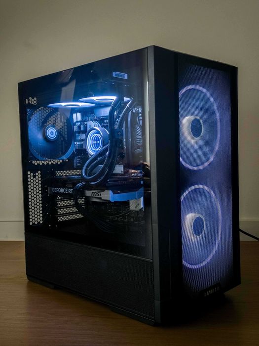 PC Gamer Ryzen 7 7800X3D / RTX 5070 / DDR5 32GB / Praticamente Novo