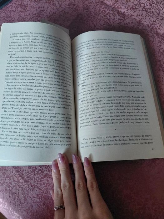 Livro "Eu já acreditei em ti"
