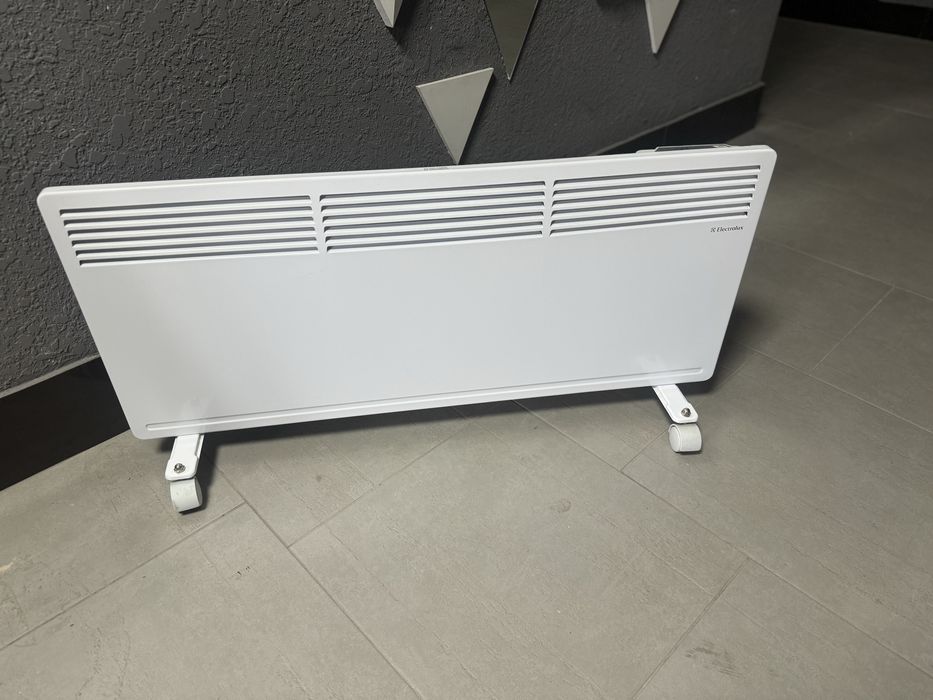 Конвектор , обігрівач Electrolux