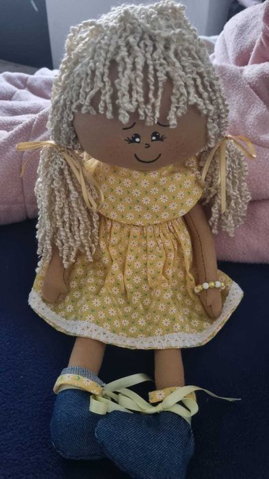 Bonecas de pano - feito a mão