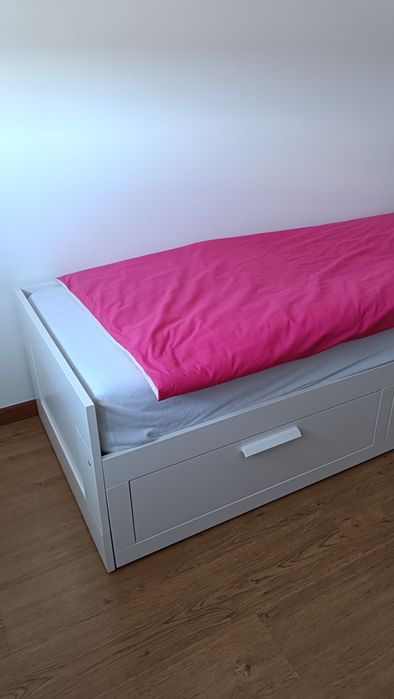Cama Solteiro/Casal Brimnes IKEA