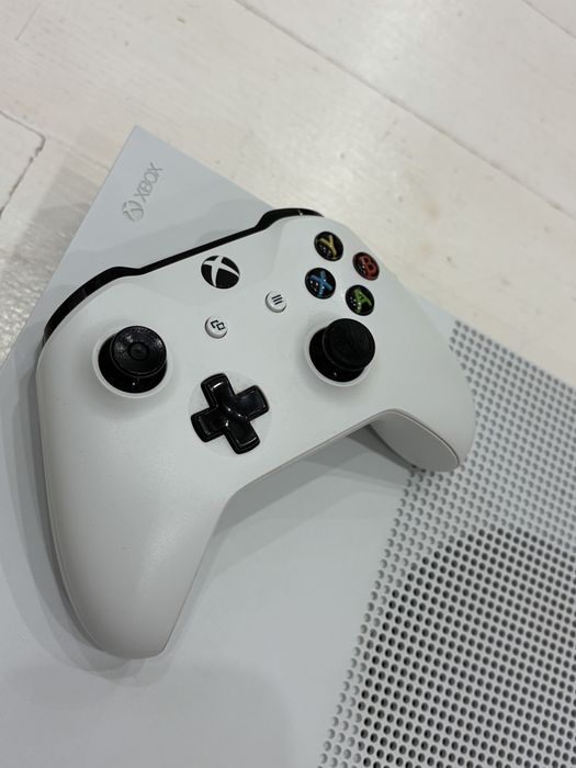 konsola Xbox One s + fifa 26