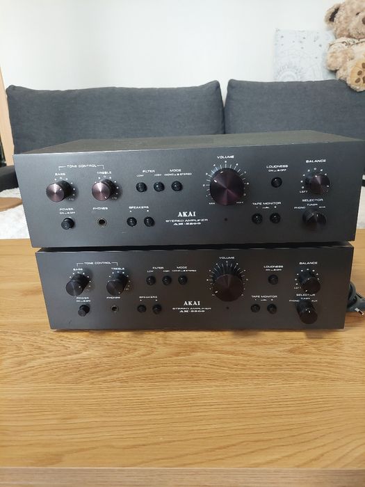 Akai HiFi Vintage Stereo Integrated Amplifer  AM-2200 ×2