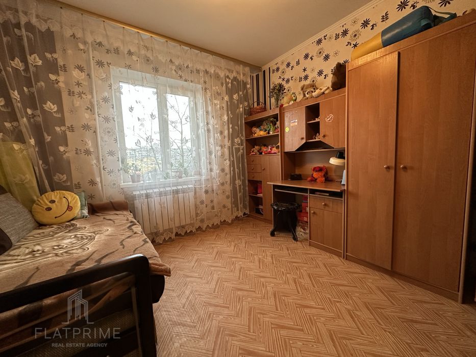 Продам 3-х кімнатну квартиру метро Осокорки