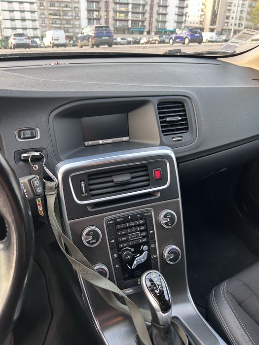 Volvo V60 D2 Momentum Automática
