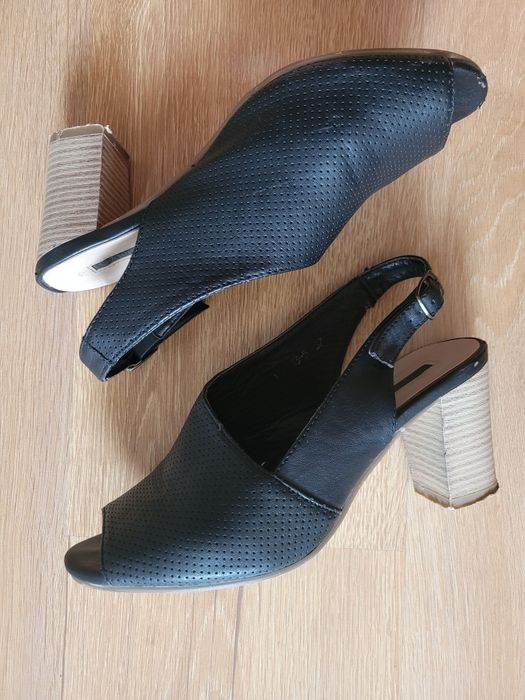 Czarne buty damskie typu slingback sandały odkryta pięta na słupku 7,5cm rozm. 37 CCC