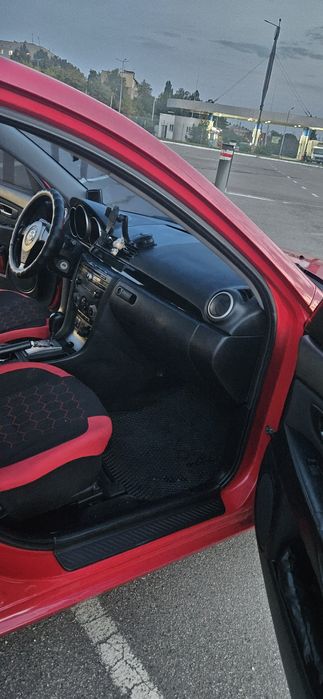 Мазда 3 2005 рік