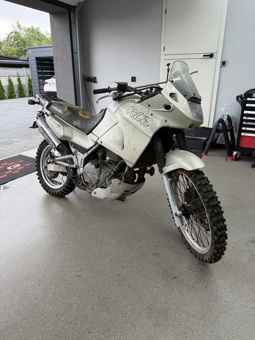 Dawca Części KAWASAKI KLE 500 R 91-07 Silnik Głowica Moduł Cdi Stator Plastik Plastiki Osłona Owiewka Licznik Błotnik Zacisk Bak Szyba Bagażnik