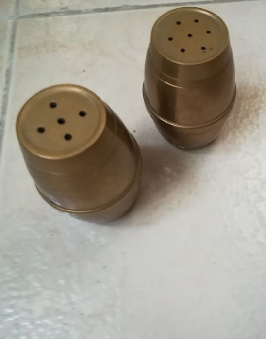 Saleiro e Pimenteiro em latão