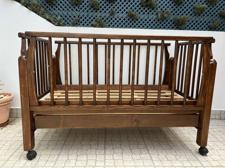 Vendo cama de bebe / crianca.