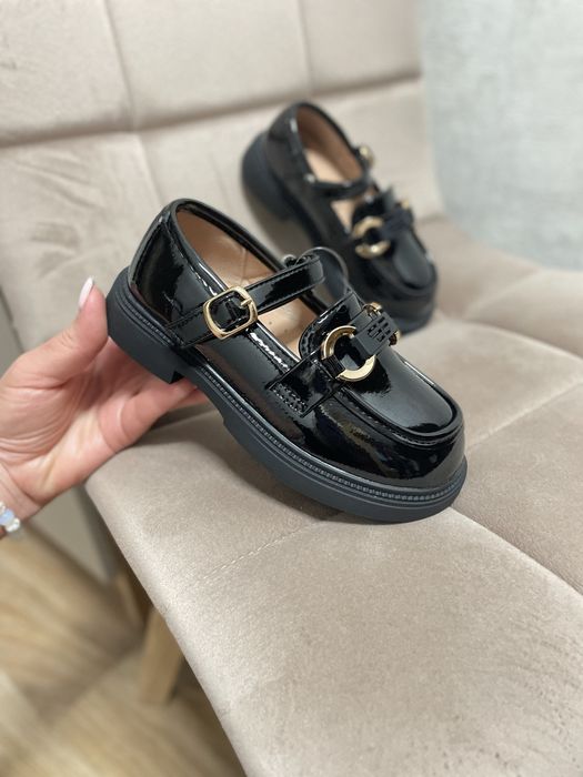 Туфлі на дівчинку