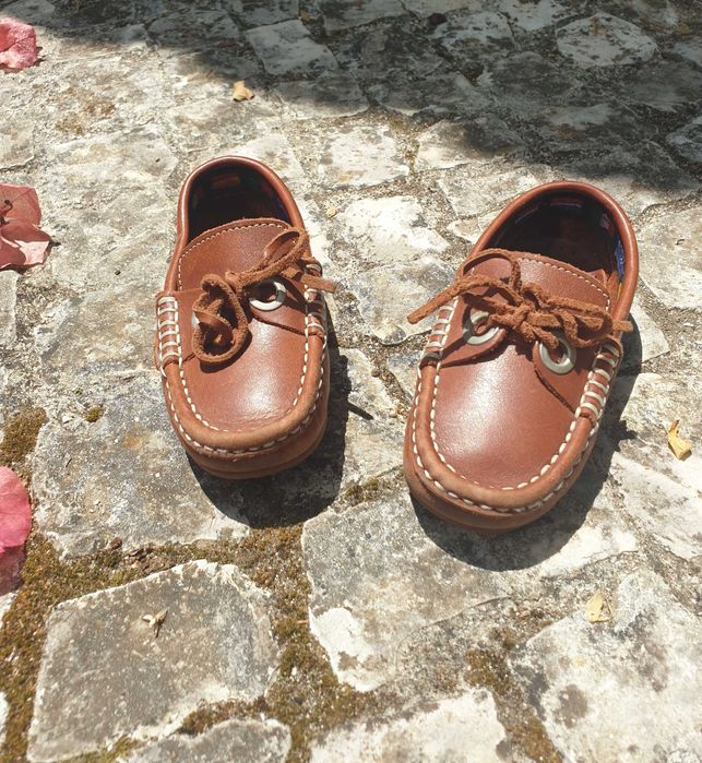 Sapatos vela tamanho 24