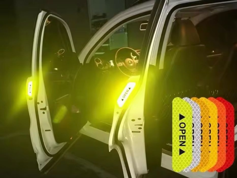 Наклейка на двері авто