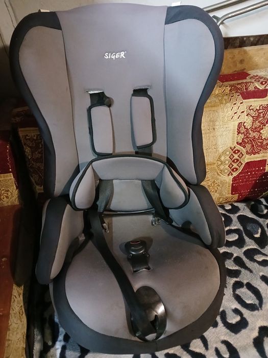 Детские кресло в авто