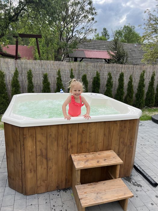 Domek z jacuzzi, sauna,14 osob,bilard, ping pong, roztocze przy lesie