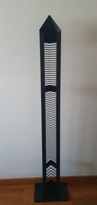 Torre em metal para CD
