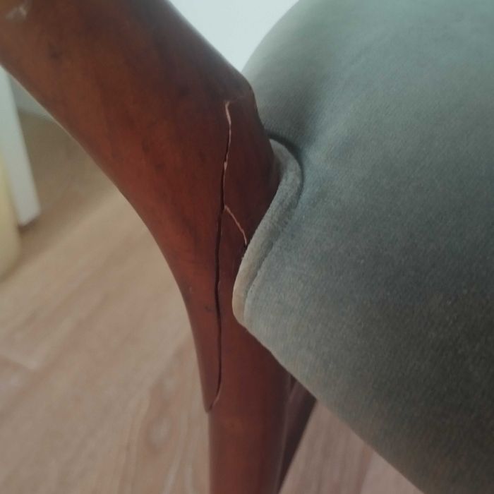 Cadeira Antiga em Madeira para Restauro / Projeto DIY