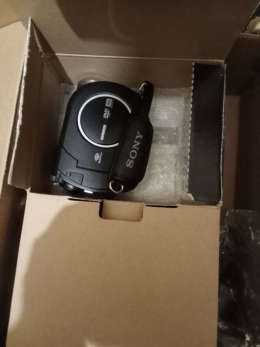 Видеокамера SONY HANDYCAM hybrid25x