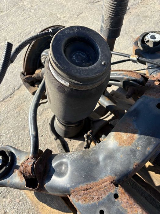 Jeep wk2 miech poduszka zawieszenia tył