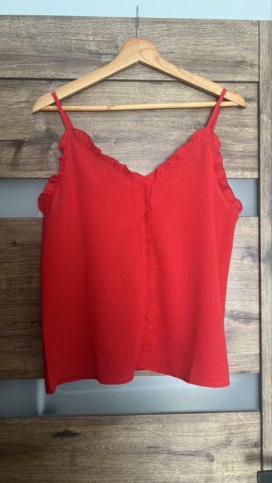 Czerwona bluzla na ramiaczkach 38/M Shein