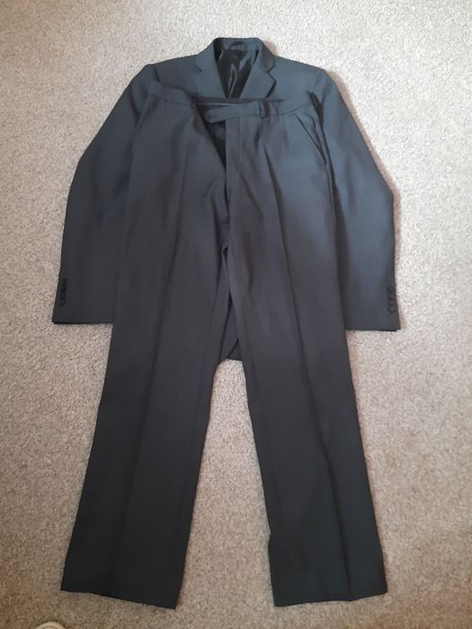 Продам чоловічий костюм