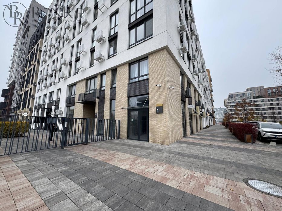 Оренда, Торгове, Фасад, вул. Салютна, 35м2