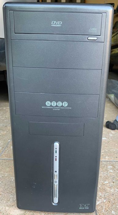 Komputer z win7pro z dodatkowym dyskiem WD 500GB + klawiatura