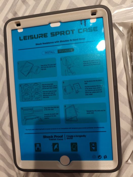 Etui na tablet jak na zdjęciu