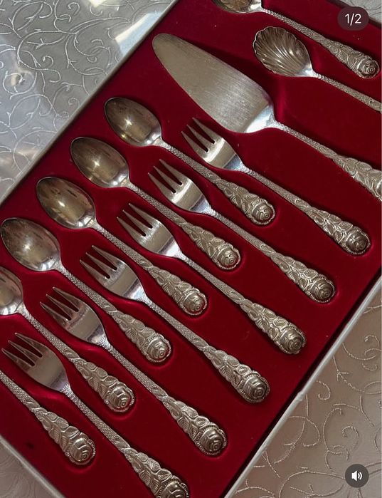 Продам набор ложек и вилок, салфетница и кондитерские лопатки